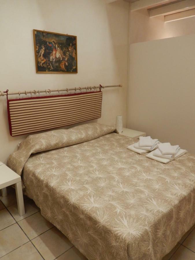 Appartamento In Centro Casa Vacanza Шикли Екстериор снимка