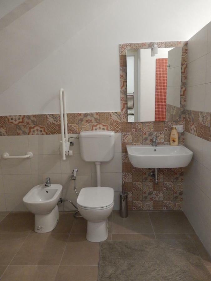 Appartamento In Centro Casa Vacanza Шикли Екстериор снимка