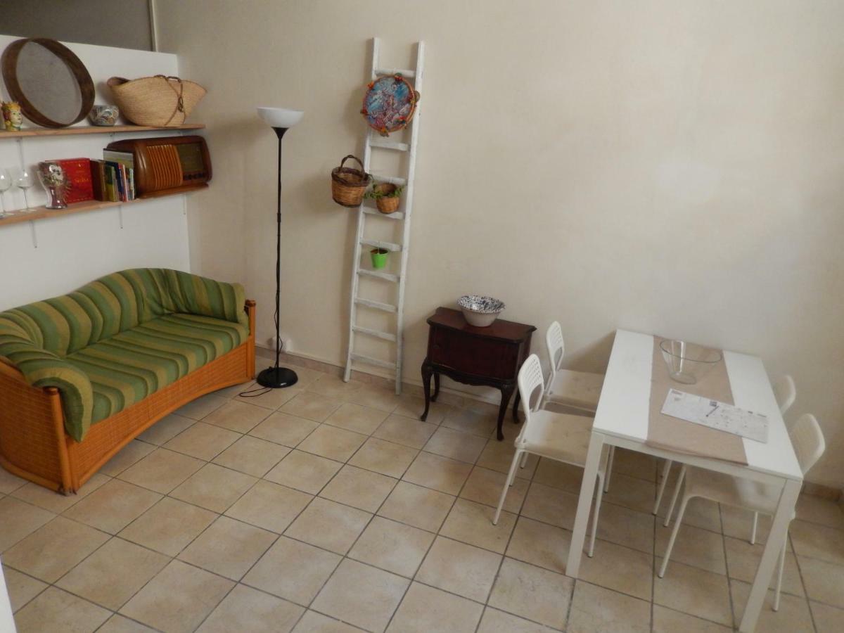 Appartamento In Centro Casa Vacanza Шикли Екстериор снимка